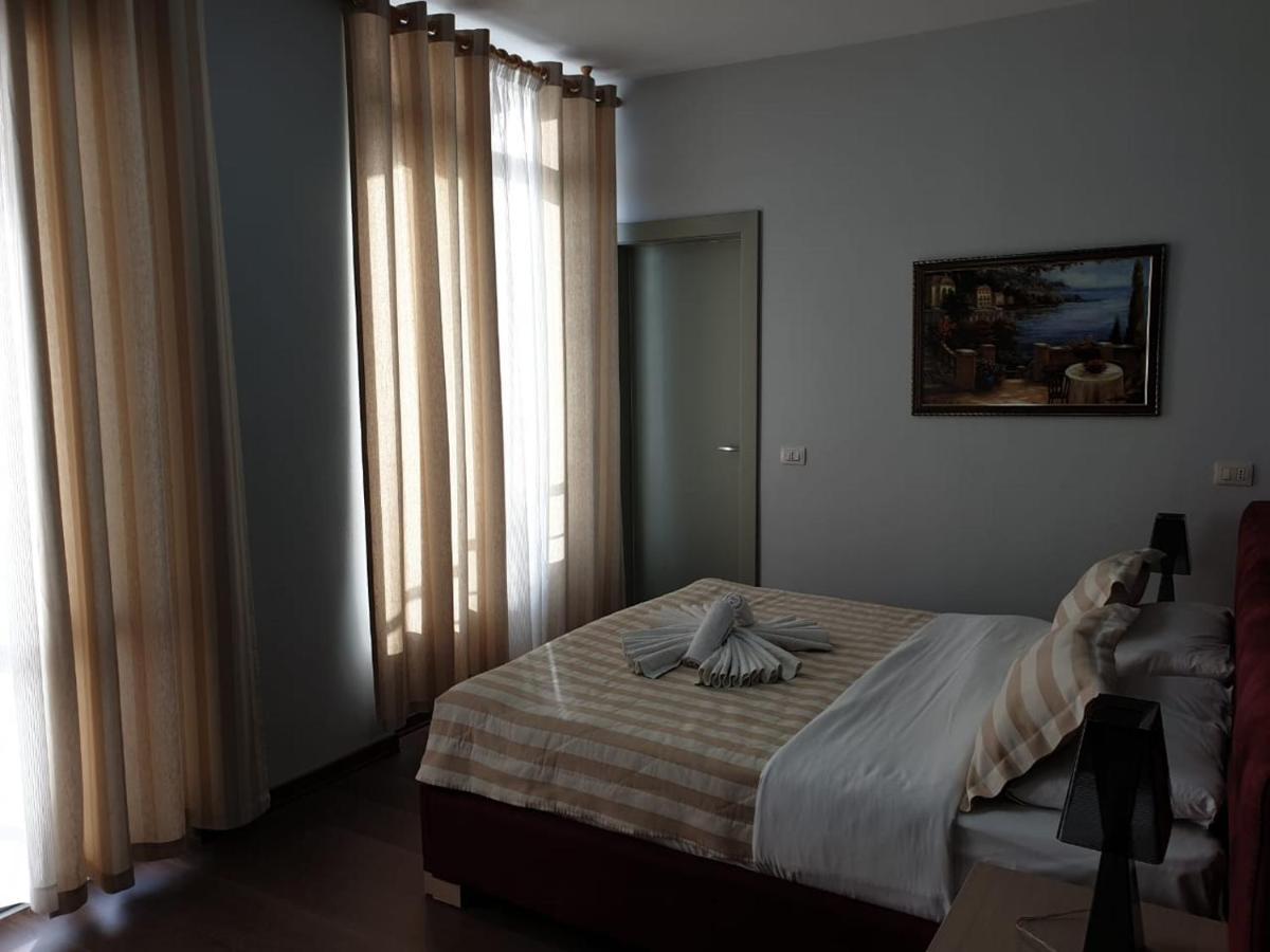 Perandor Beach Дуррес Екстер'єр фото
