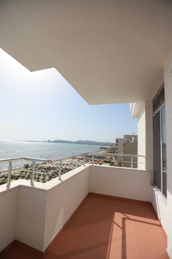 Perandor Beach Дуррес Екстер'єр фото